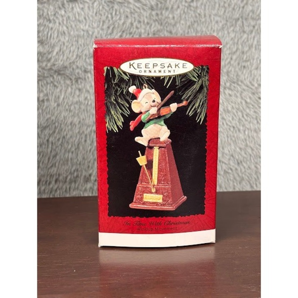 1995 Hallmark Keepsake Ornament In Time With Christmas Mouse Metronome QX6049